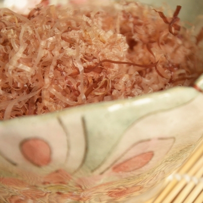 100g OEM het Japanse Vrije Additief voor levensmiddelen van de Vissenvlokken van Boniterkatsuobushi